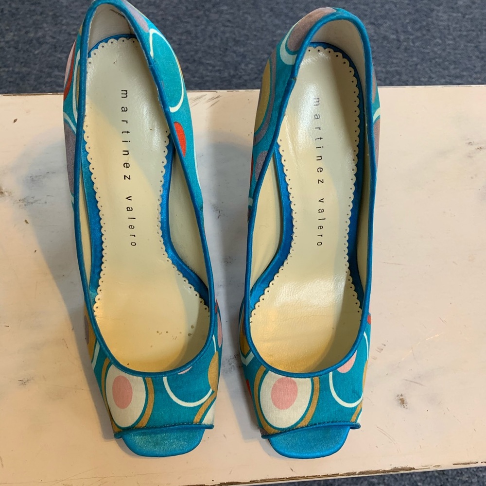 Multi Colored polka dot heels size 6